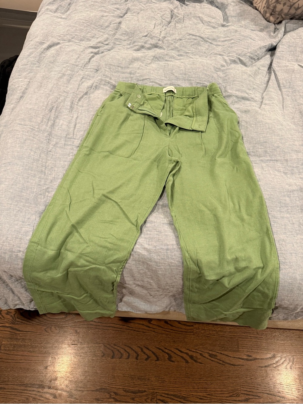 Abercrombie & Fitch Olive Green Pull-On Wide Leg Joggers